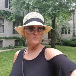 Meet your Posher, Amy